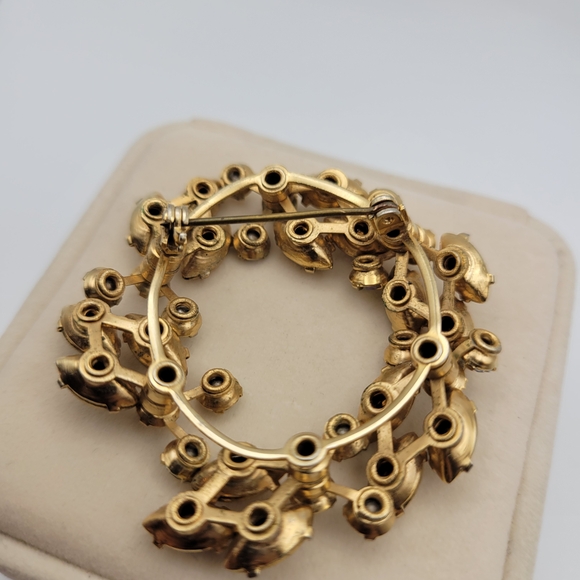 Elegant Gold Tone Floral Aurora Borealis Stones Brooch - Picture 4 of 7